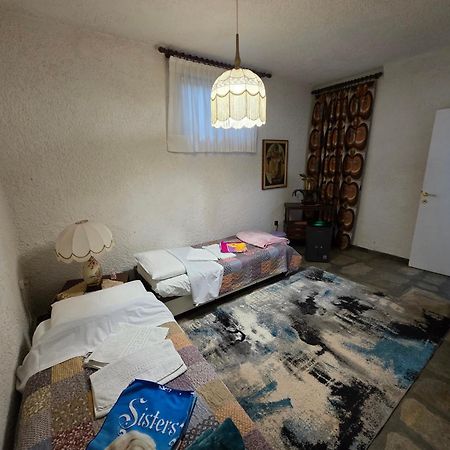Beachfront Villa 100M From Sea For Up To 10 Guests Сівірі Екстер'єр фото