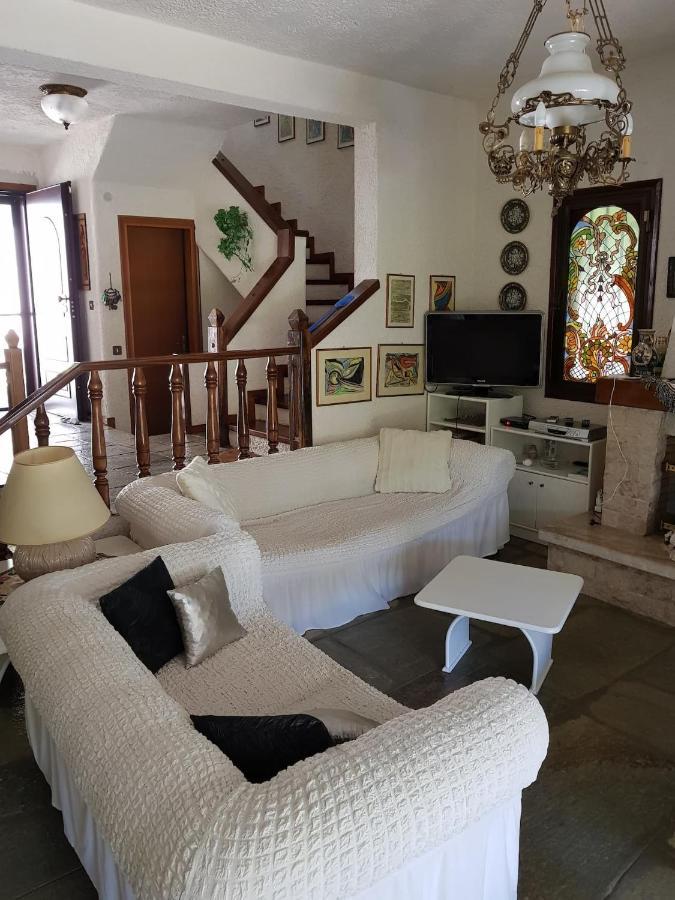 Beachfront Villa 100M From Sea For Up To 10 Guests Сівірі Екстер'єр фото