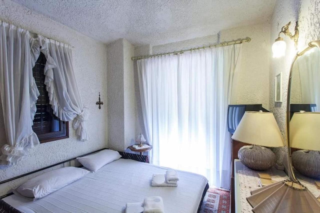 Beachfront Villa 100M From Sea For Up To 10 Guests Сівірі Екстер'єр фото