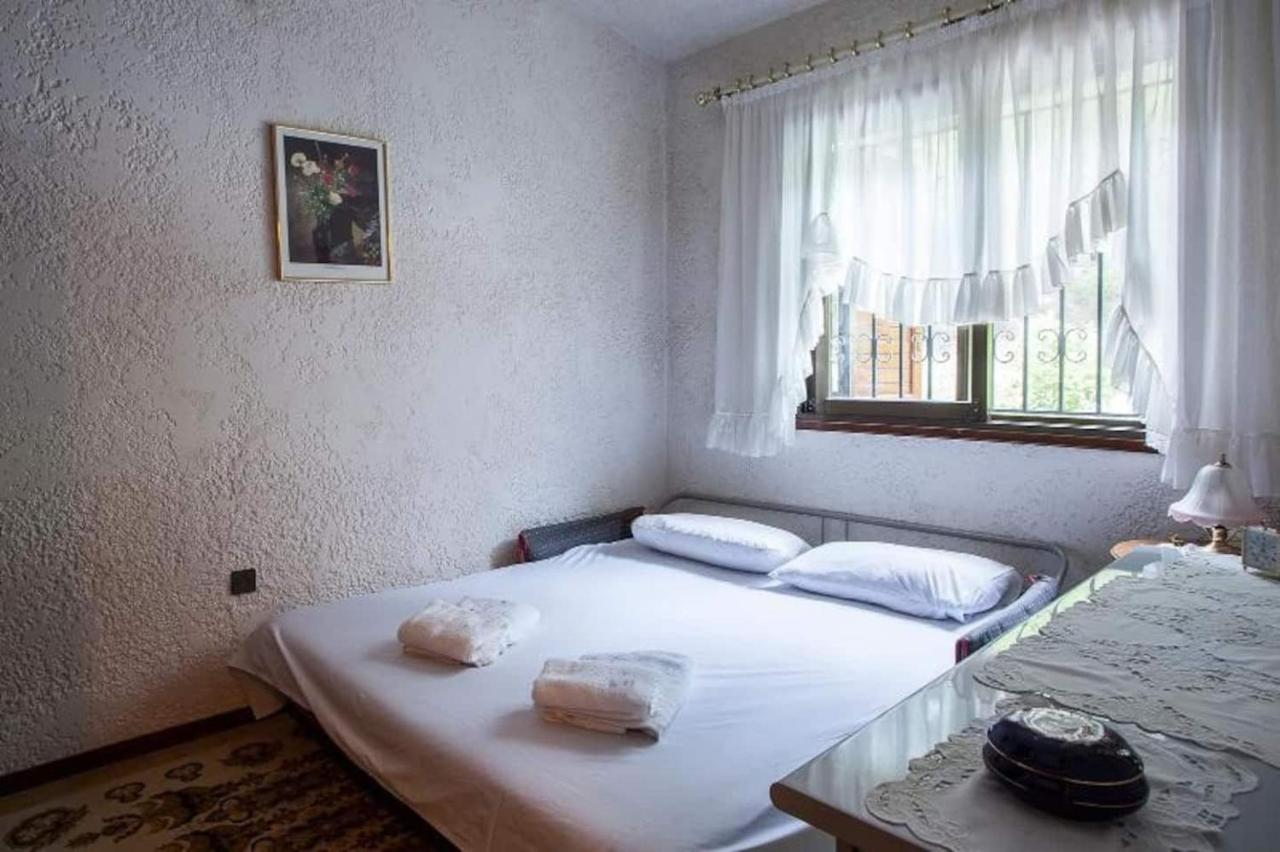 Beachfront Villa 100M From Sea For Up To 10 Guests Сівірі Екстер'єр фото