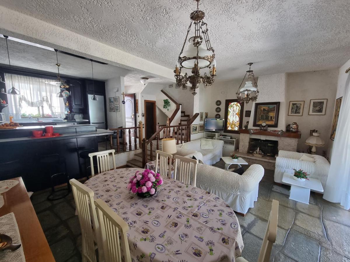 Beachfront Villa 100M From Sea For Up To 10 Guests Сівірі Екстер'єр фото