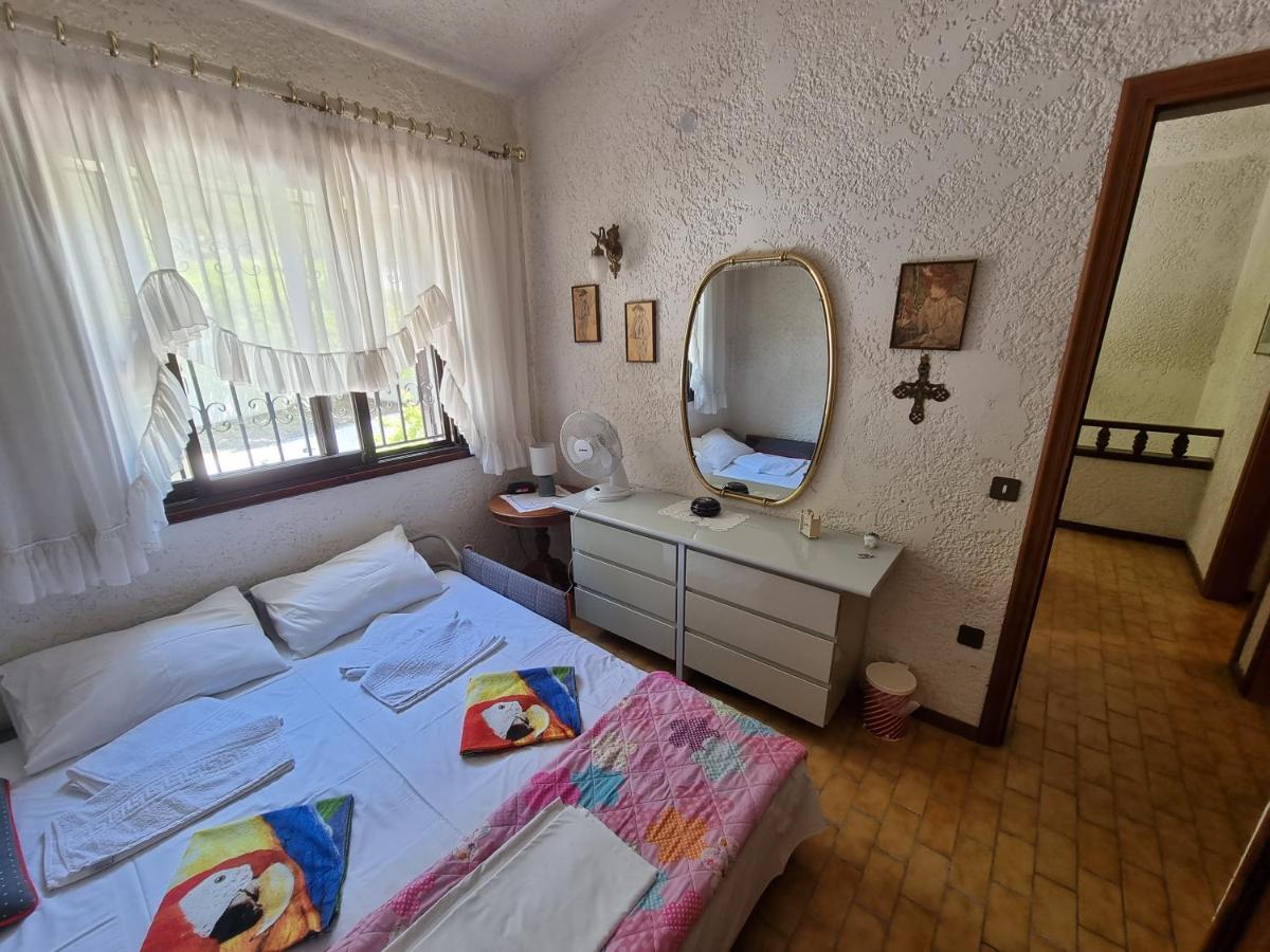 Beachfront Villa 100M From Sea For Up To 10 Guests Сівірі Екстер'єр фото