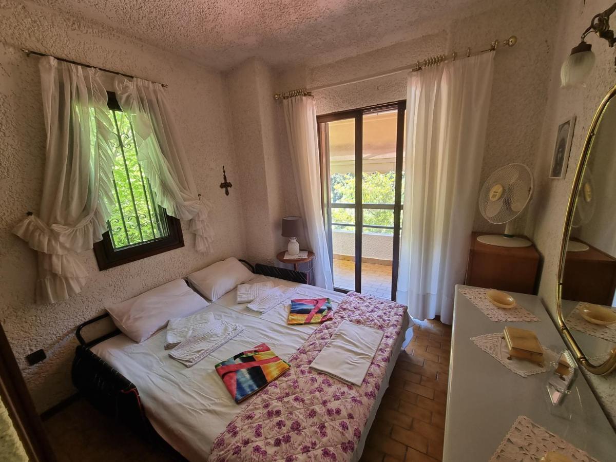 Beachfront Villa 100M From Sea For Up To 10 Guests Сівірі Екстер'єр фото