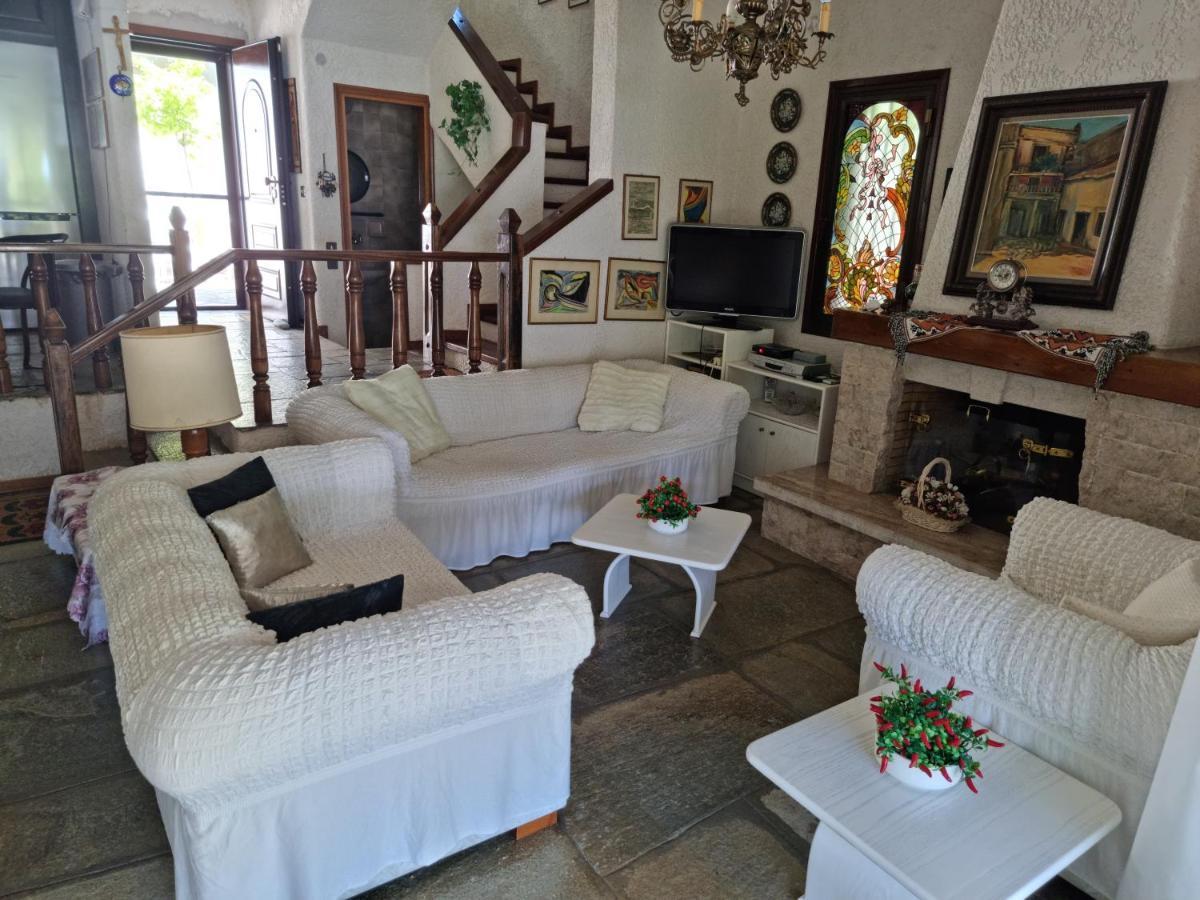 Beachfront Villa 100M From Sea For Up To 10 Guests Сівірі Екстер'єр фото