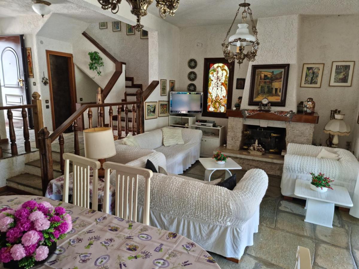 Beachfront Villa 100M From Sea For Up To 10 Guests Сівірі Екстер'єр фото
