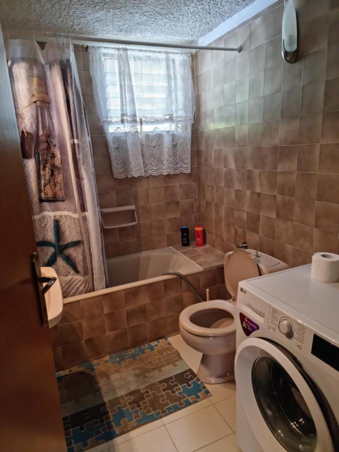 Beachfront Villa 100M From Sea For Up To 10 Guests Сівірі Екстер'єр фото