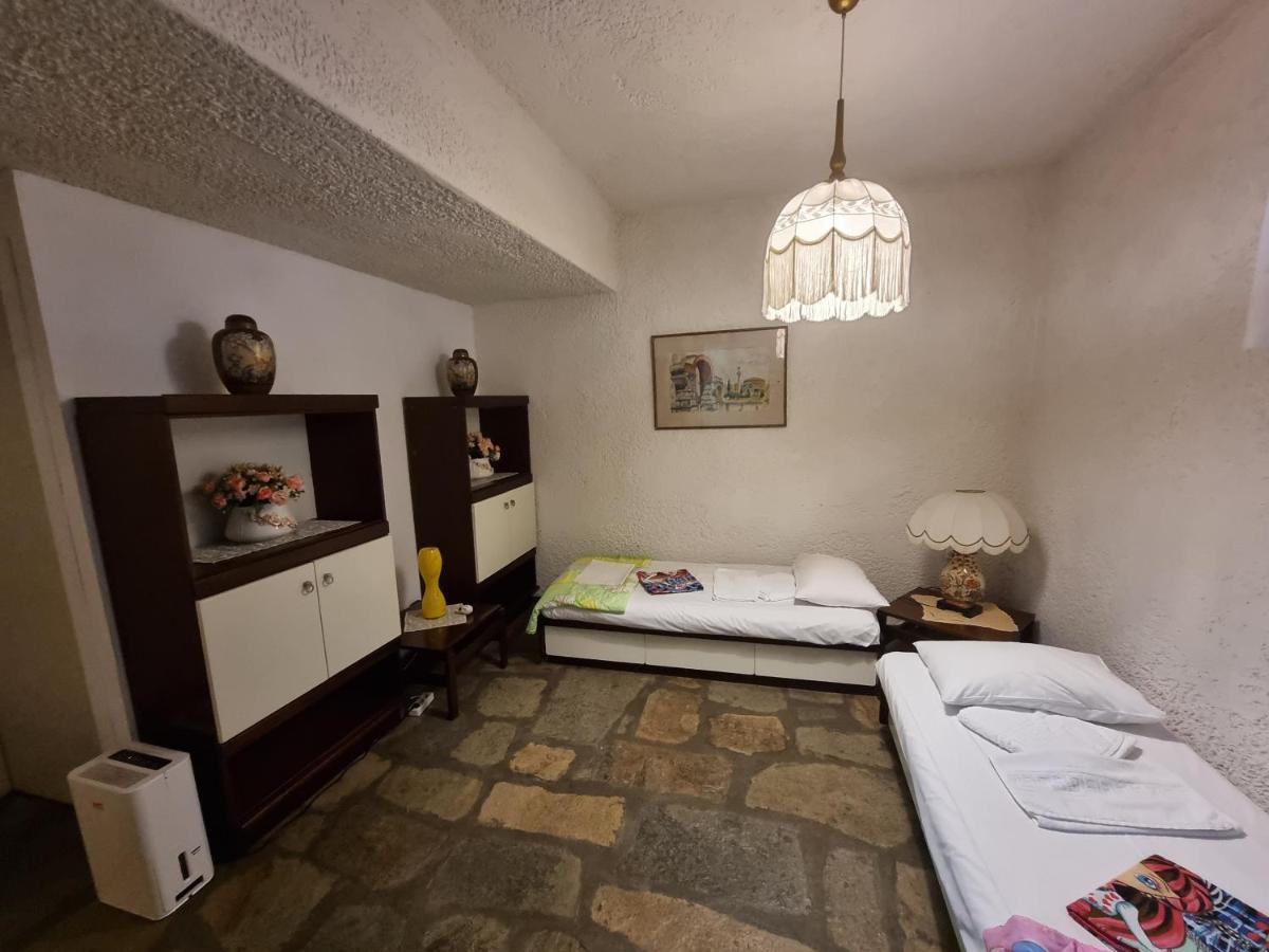 Beachfront Villa 100M From Sea For Up To 10 Guests Сівірі Екстер'єр фото