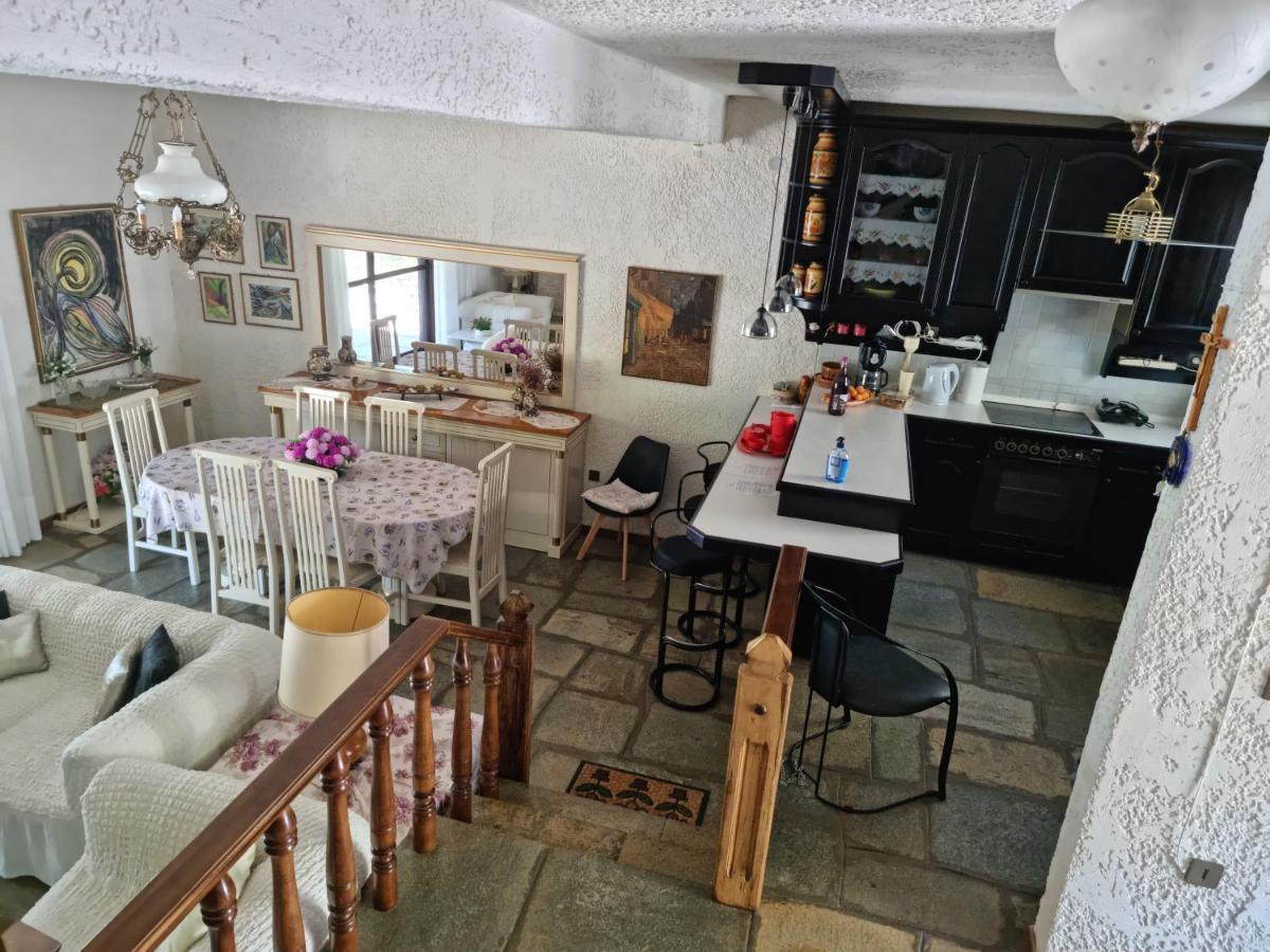 Beachfront Villa 100M From Sea For Up To 10 Guests Сівірі Екстер'єр фото